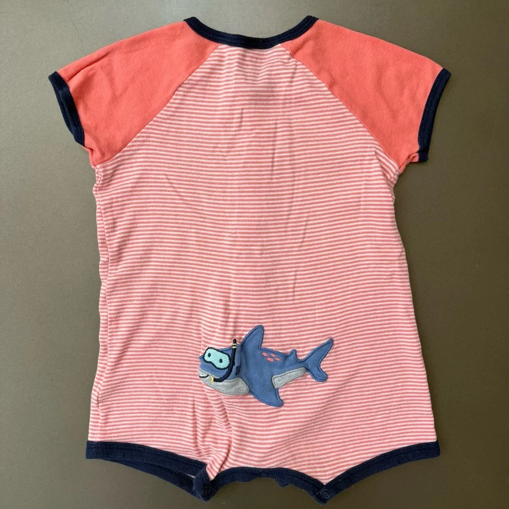 3/$10 🛒🛍️ Carter's Baby Boy Carter's Shark Snap-Up Romper Coral & White Size 6 M